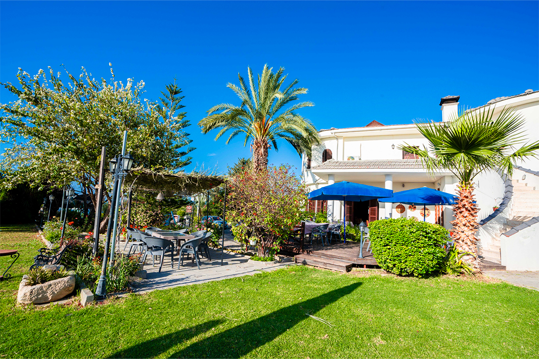 meryems hotel outdoor area Kyrenia