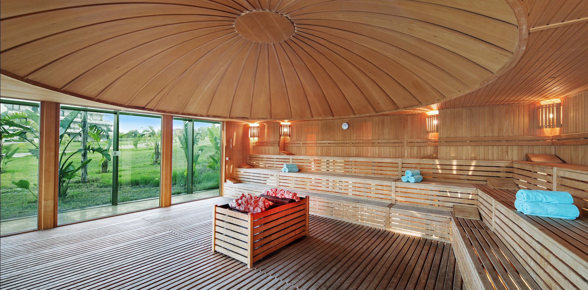 Noah's Ark Deluxe Hotel & Spa sauna