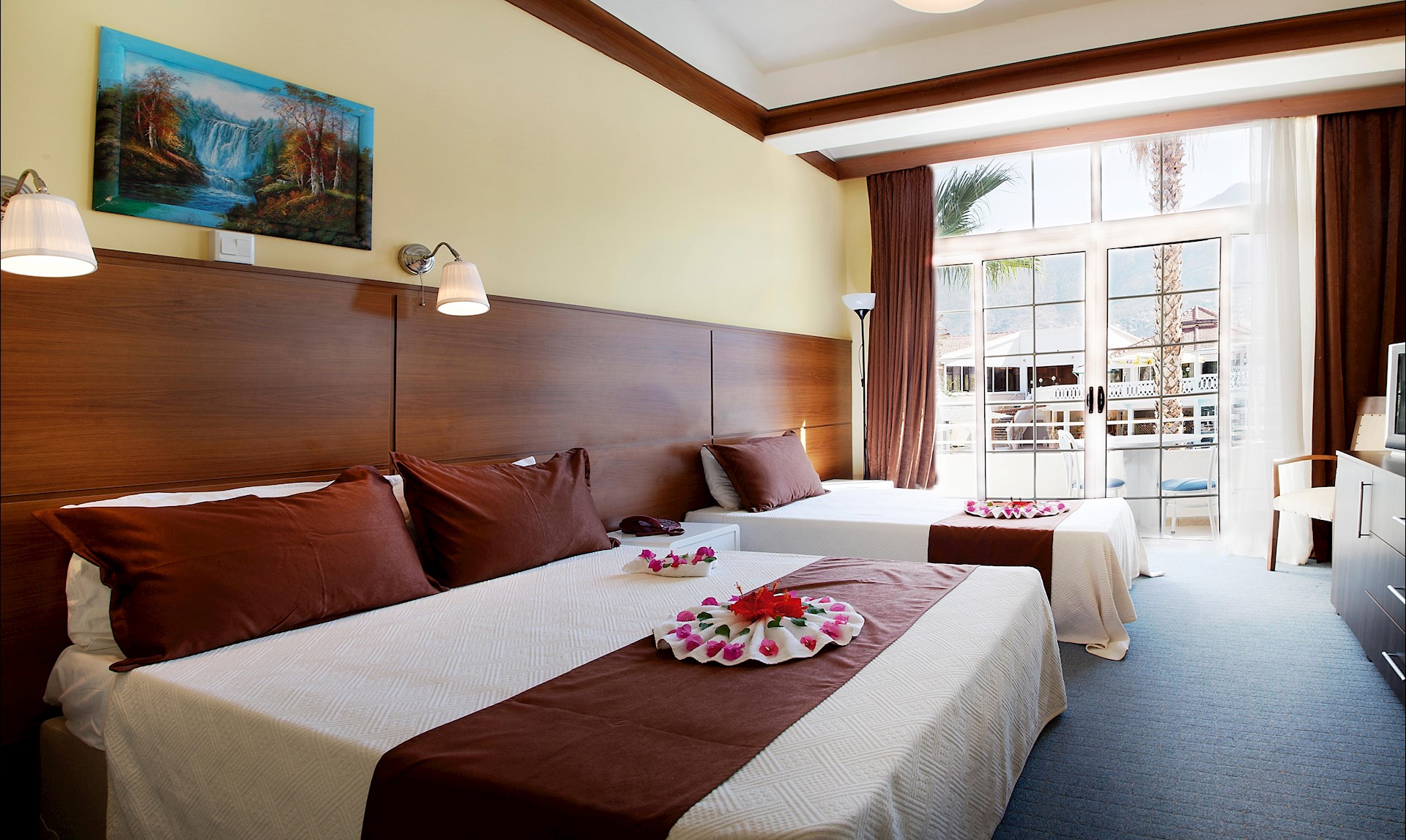 cheap resort hotels to Spend holiday with family