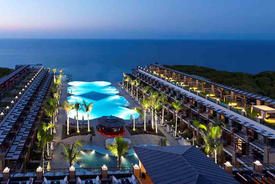 cratos premium five star hotel