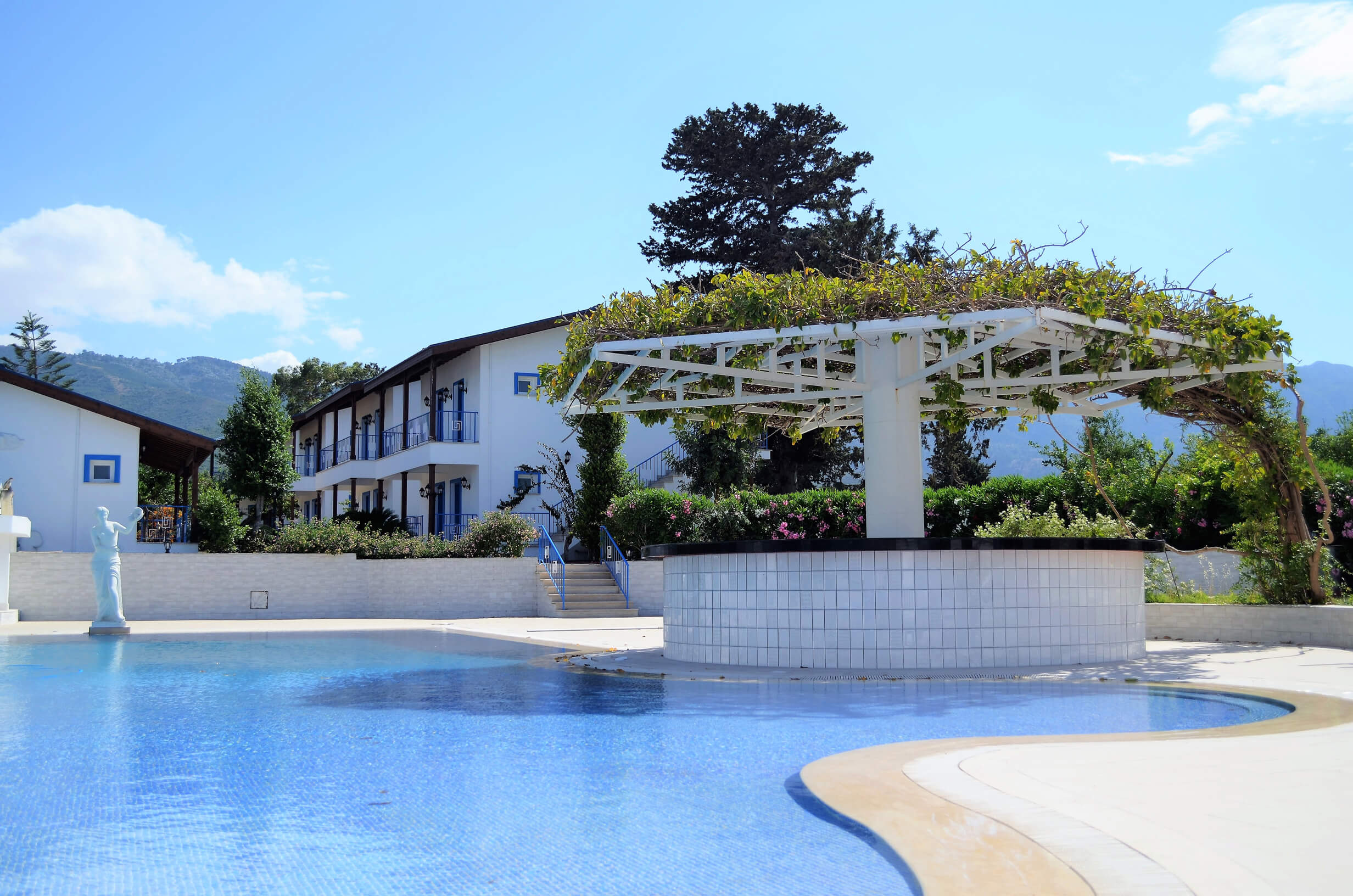 leton aphrodite swimming pool