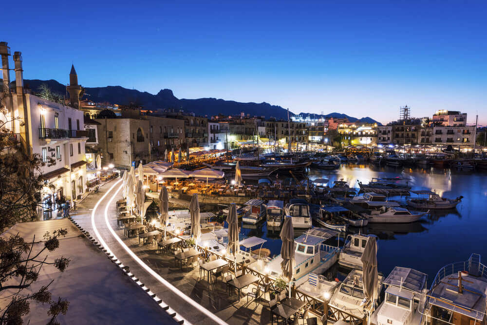 Many restaurants to choose from at the harbour