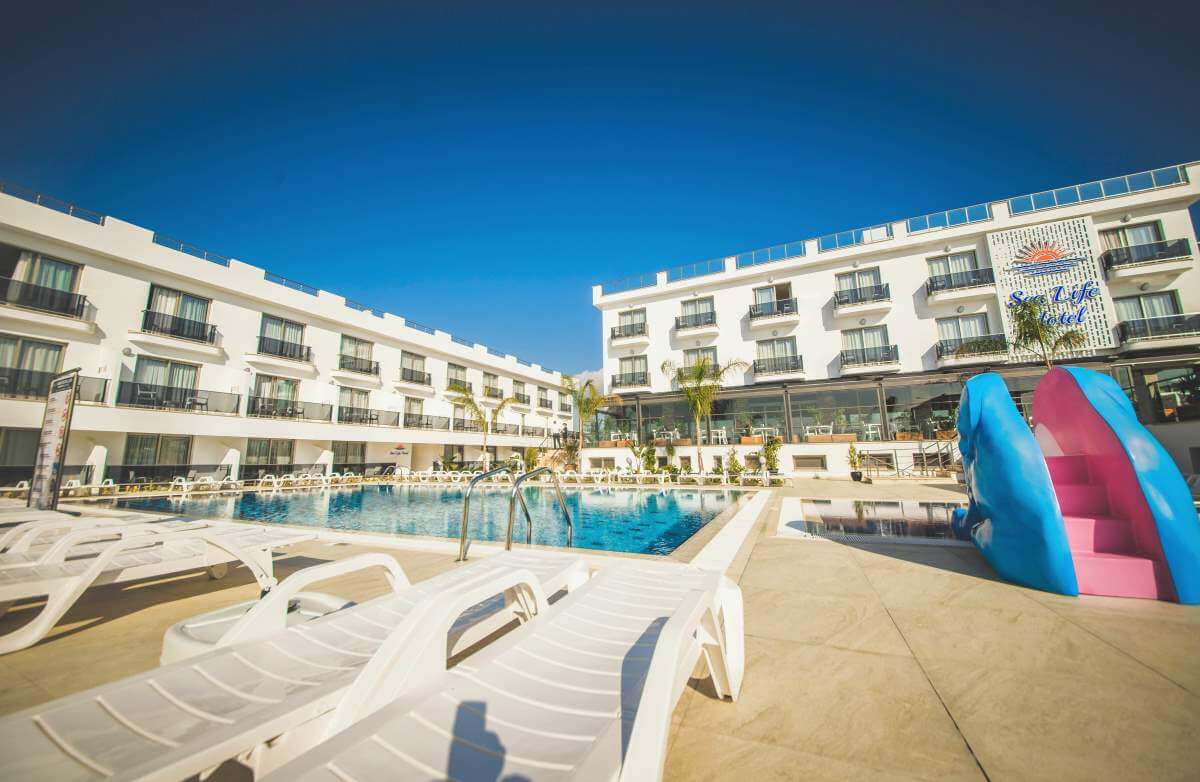 sea life hotel swimming pools