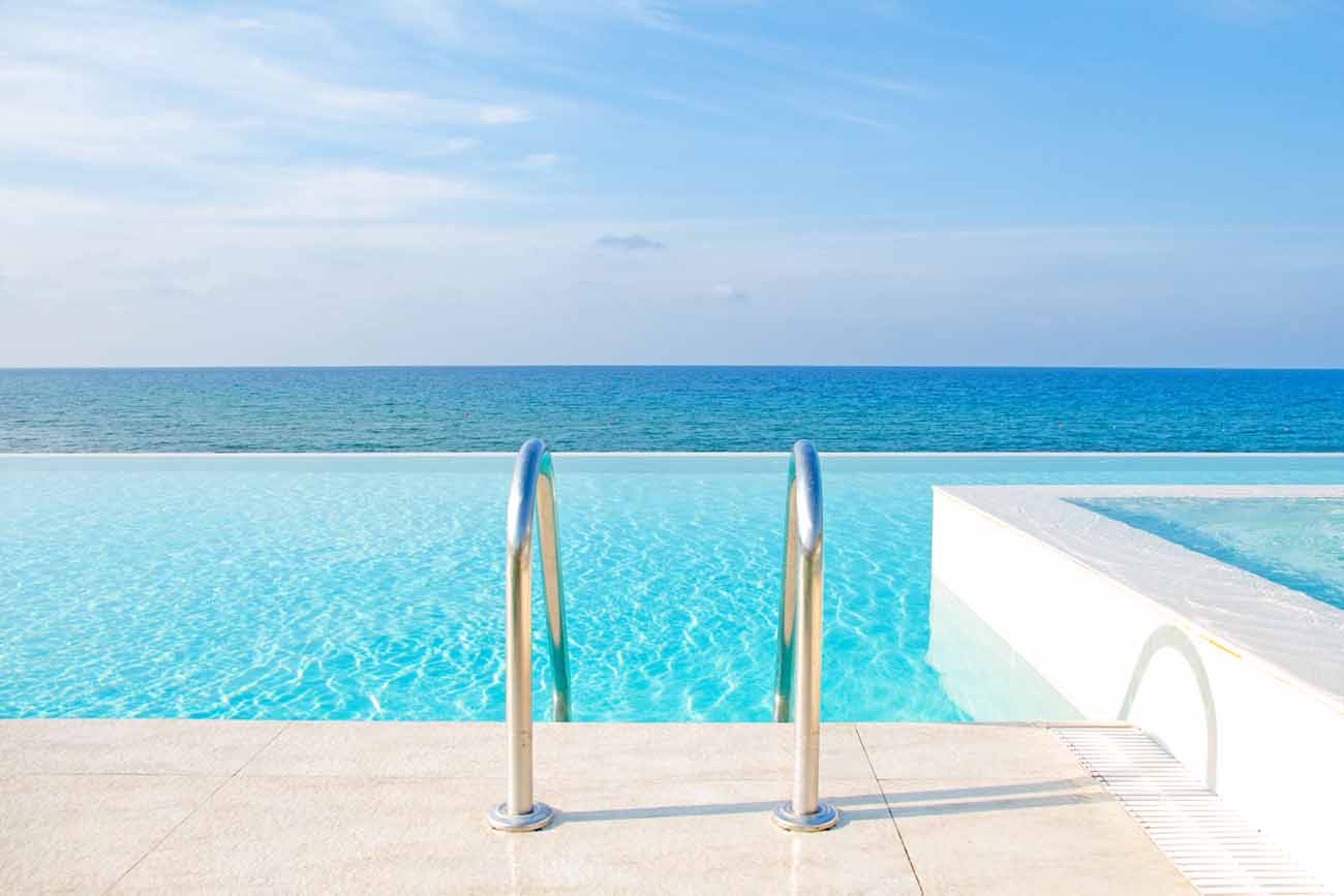 acapulco spa resort infinity pool